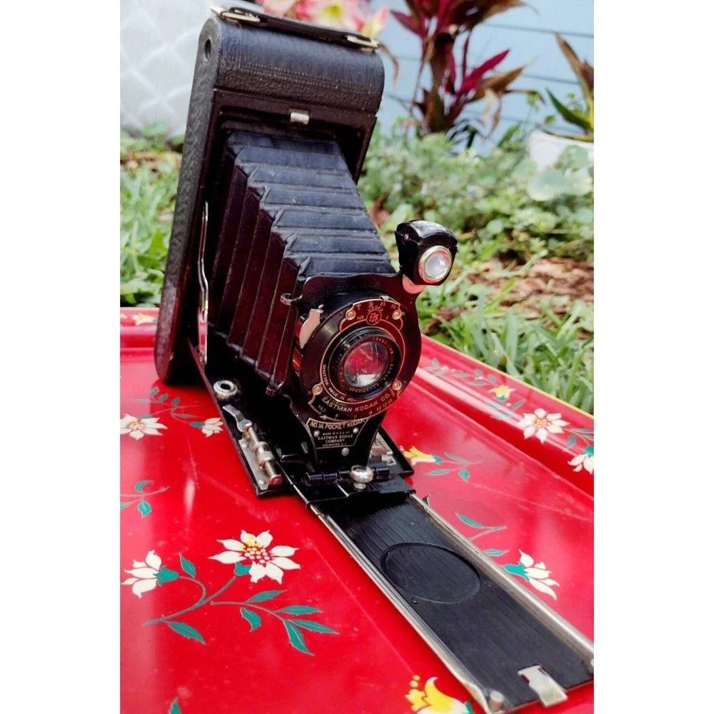 Eastman Kodak Antique Billow Black Hand Held Camera Vintage Retro Display